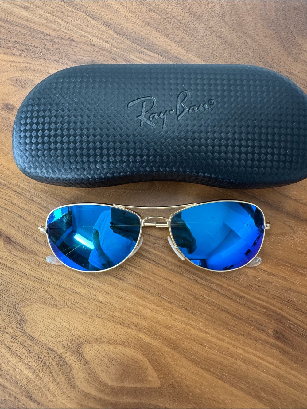 Ray-Ban Men’s Aviator Sunglasses Gold Frame with Blue Mirror Lenses